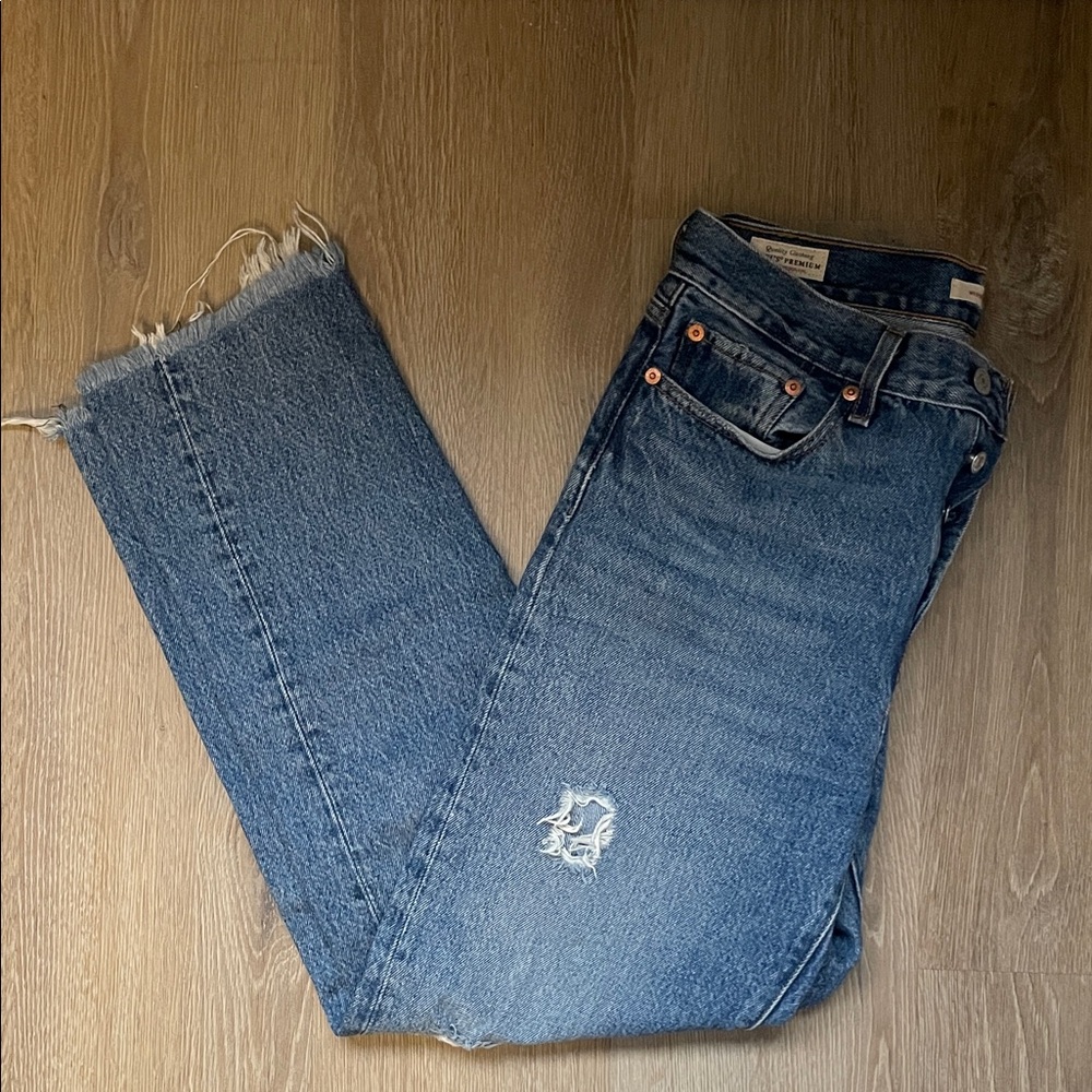 Levi’s Wedgie Straight Jeans size 28